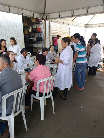 Tenda da Saúde Feira dos Importados - 14/05 Manhã - Diretora Gabriela Jacarandá